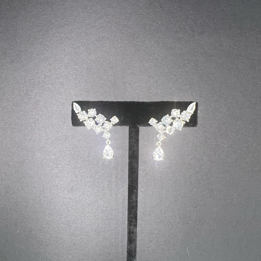 NEW SILVER DIAMONDS EARRINGS - Picture 3 of 7